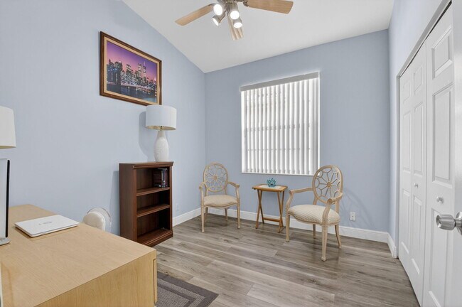 Building Photo - 6247 Heliconia Rd