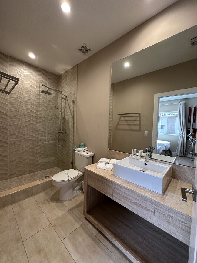 Building Photo - 7534 Brooklyn Dr