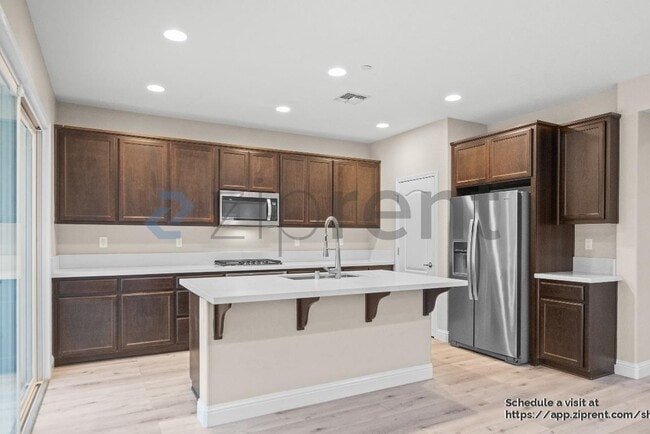 Building Photo - 1726 Hummingbird Way