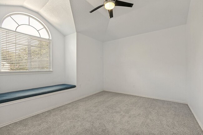 Building Photo - 3027 Fall Mist Dr