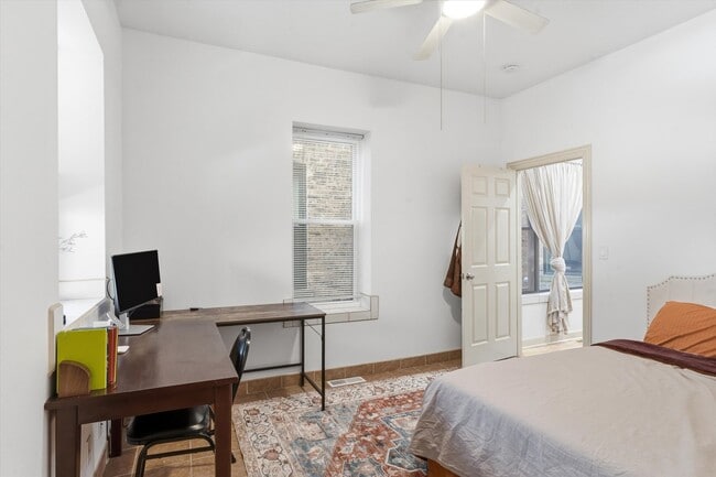 Building Photo - 5739 N Winthrop Ave