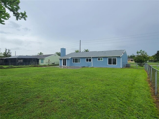 Building Photo - 2605 Pan American Blvd