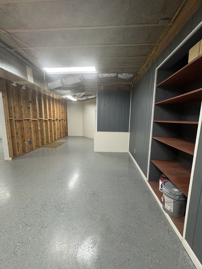 Building Photo - Beautiful Home Available Immediately in Se...