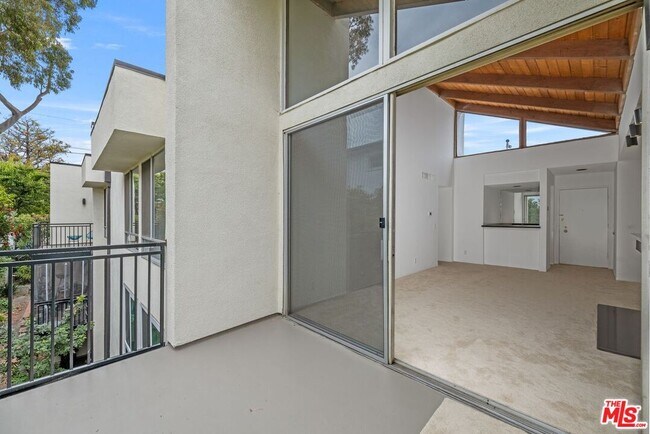 Building Photo - 1340 S Beverly Glen Blvd
