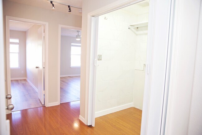 Building Photo - 18234 Sable Tree Dr