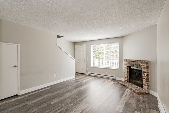 Building Photo - 5011 SW Beaverton Hillsdale Hwy