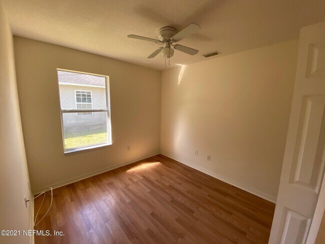 Building Photo - 908 Helen St