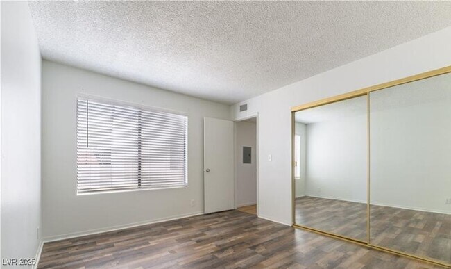 Building Photo - 4380 Gannet Cir