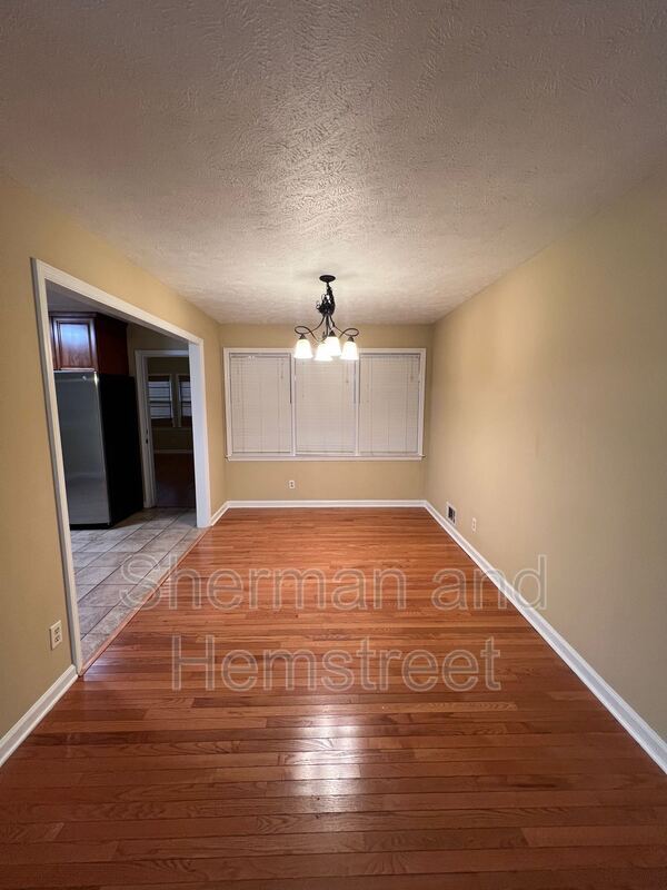 Building Photo - 1113 Highview Ave