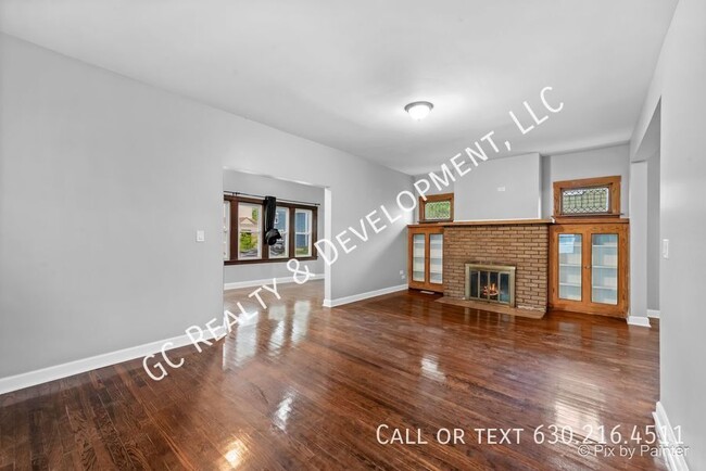 Building Photo - 1650 W 100th St