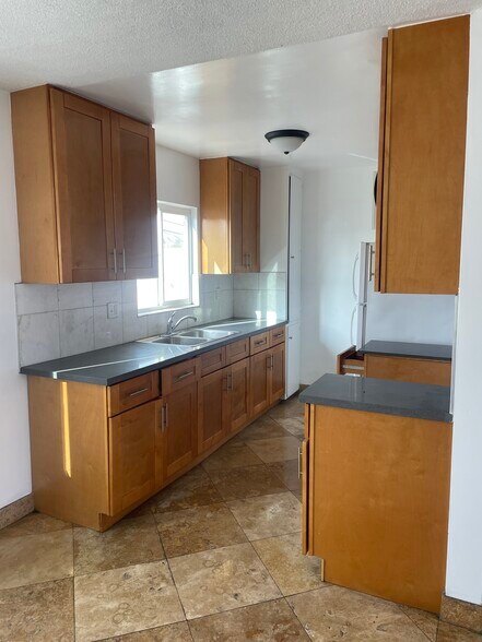 Building Photo - 4247 W Slauson Ave