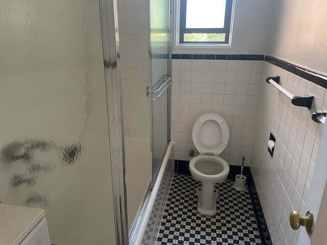 Building Photo - 425 Larchmont Acres