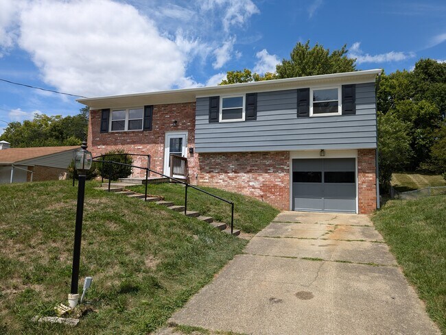 Front - 12025 Marwood Ln