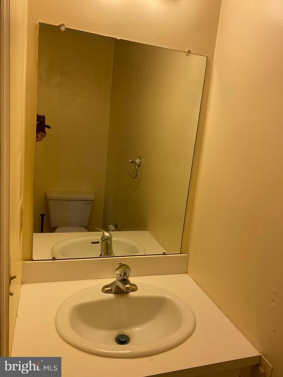 Building Photo - 64 Drewes Ct