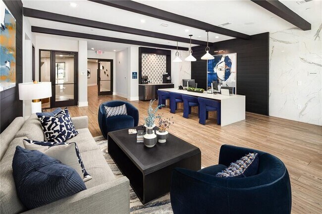 Building Photo - 501 W Waugh St