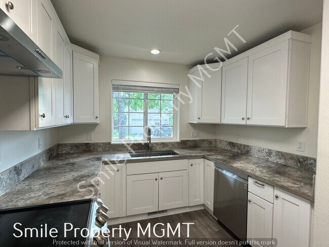 Building Photo - Beautifully Updated Home for Rent in Happy Valley