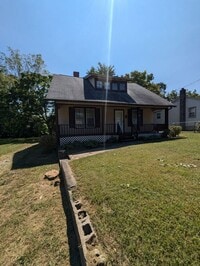 Building Photo - 3BD/1BA Single Family Home in Hickory