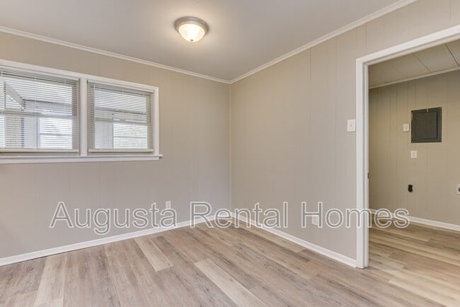 Building Photo - 3330 Young Forest Dr