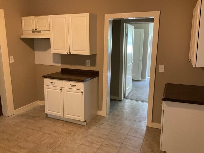 Building Photo - 125 20th Ave NE