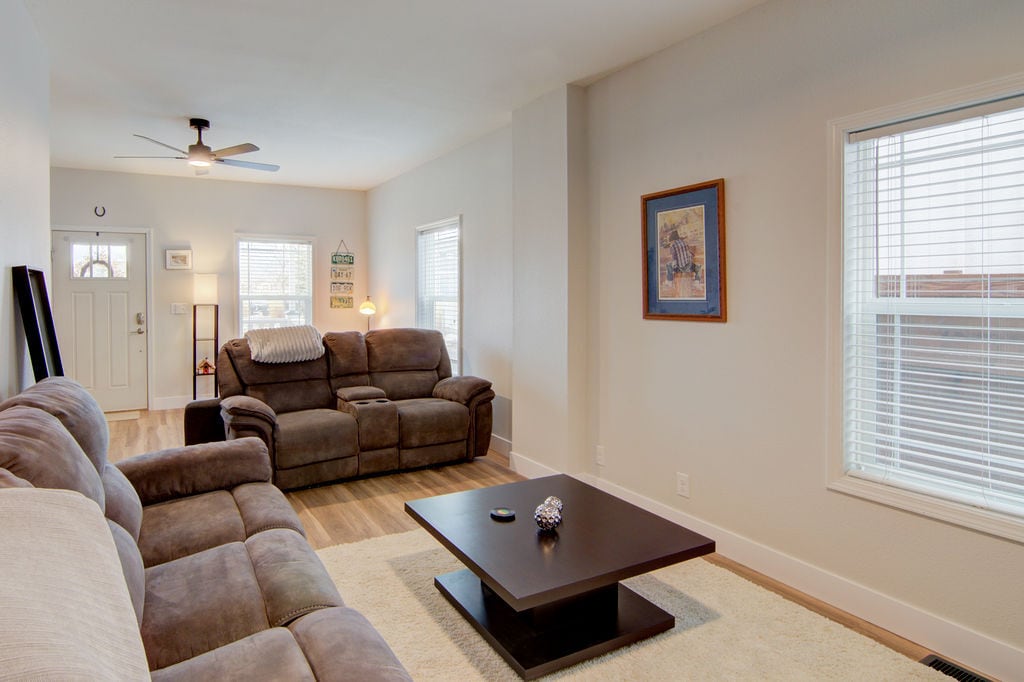 Building Photo - 120 Barnwood Cir