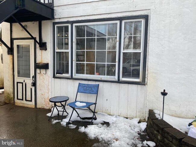 Building Photo - 1048 Gray Ave