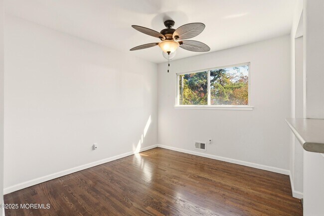 Building Photo - 701 Beach Ave