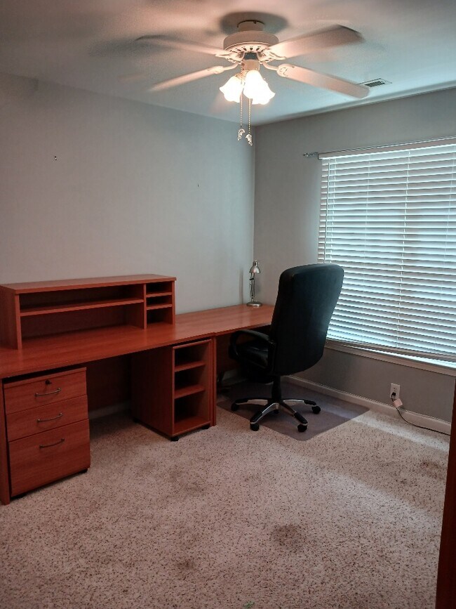 Building Photo - 631 Springfork Dr