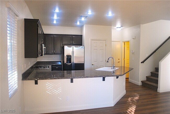 Building Photo - 10031 Cranbrook Falls Ct