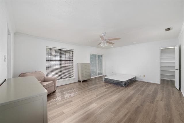 Building Photo - 2123 Mistletoe Ave