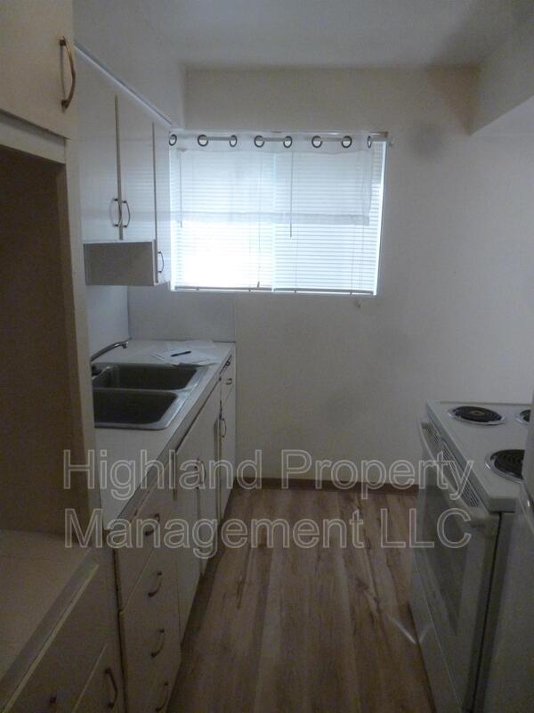 Building Photo - 960 NE B St