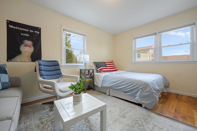 Building Photo - 318 Pine Creek Ave