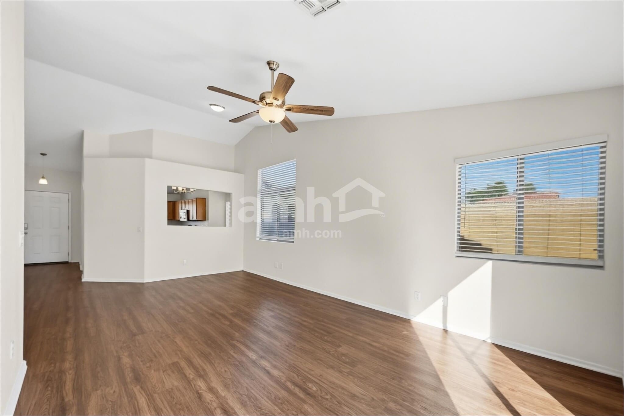 Building Photo - 30300 N Royal Oak Way