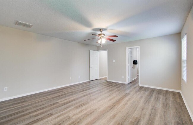 Building Photo - 1211 Reedpoint Dr
