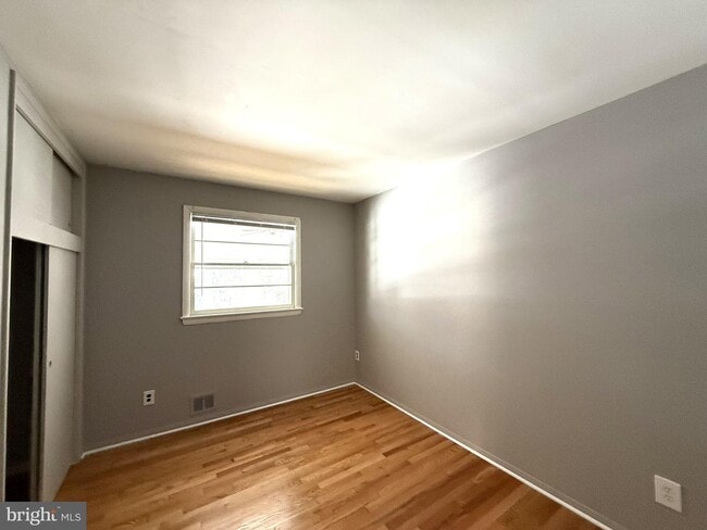 Building Photo - 9120 Peabody St