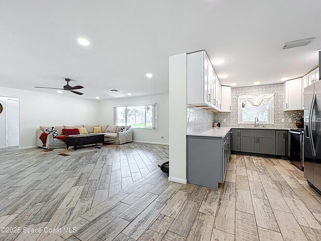 Building Photo - 201 Woody Cir