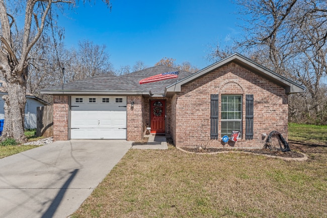 Primary Photo - 1206 Spring St