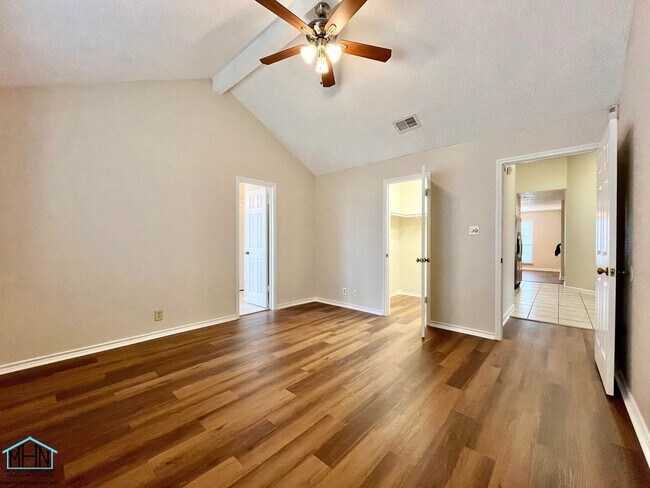 Building Photo - Charming 3-bedroom, 2-bath home near SeaWorld and Lackland AFB!