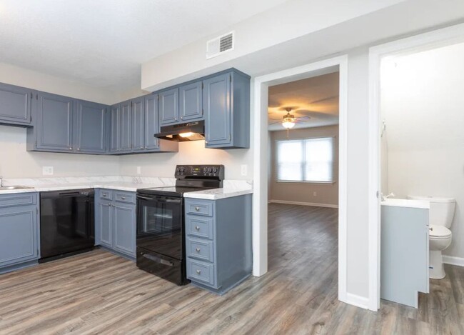 Building Photo - Beautifully Renovated 2 Bedroom Townhomes ...