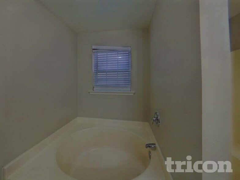 Building Photo - 427 Lynnell Way