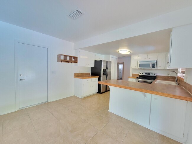 Building Photo - 1084 SE St Lucie Blvd