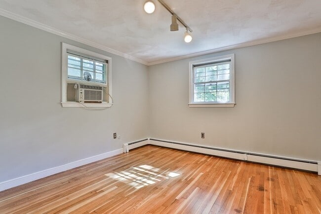 Building Photo - 22 Withington Ln