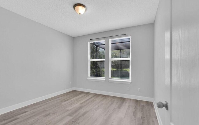 Building Photo - 4431 Vista Point Ln