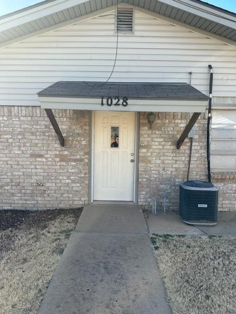 Building Photo - 1028 N Wells St