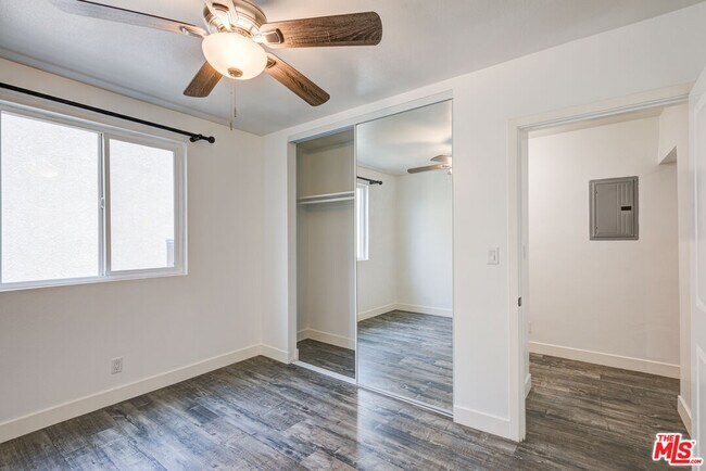 Building Photo - 4309 W Adams Blvd