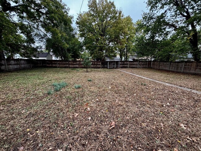 Building Photo - Italian Estates Property Management