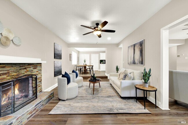 Building Photo - 314 Tulip St