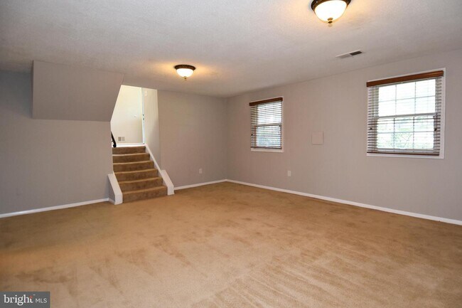 Building Photo - 1716 Burning Tree Dr