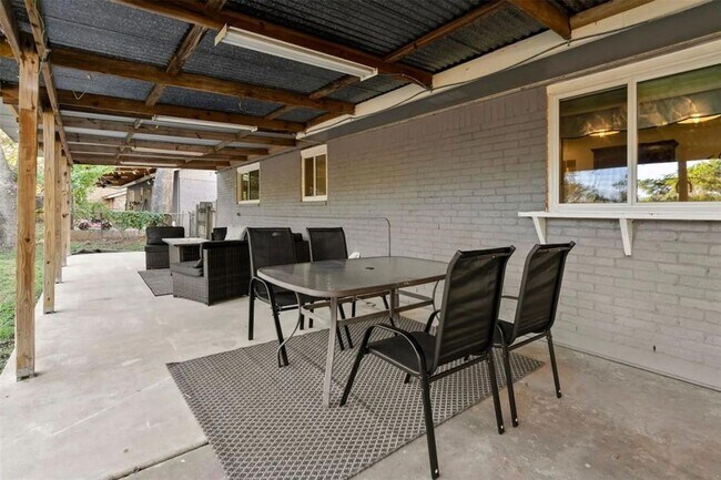Building Photo - 6509 Sunstrip Dr