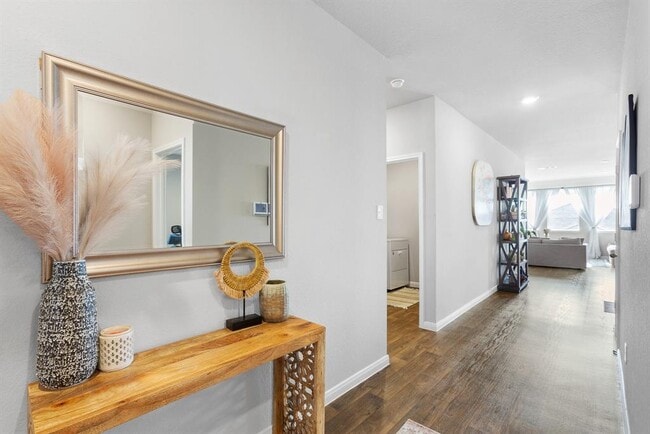 Building Photo - 199 Frostweed Dr