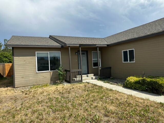 Primary Photo - 2102 N Regal St